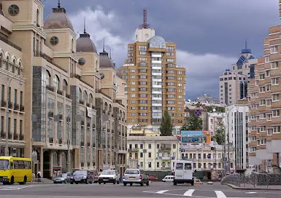 Соняшник. Комерційна нерухомість Києва. Дошка оголошень нерухомості.