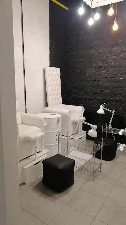 Li Nail Studio