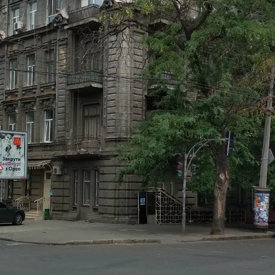 Прокат чоловічих костюмів