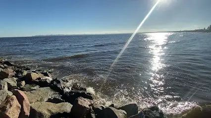 Пляж Приморье