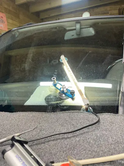 Ремонт автостекол, трещин и сколов лобового стекла.