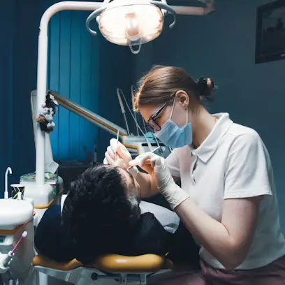 Стоматолог Любов Петрова