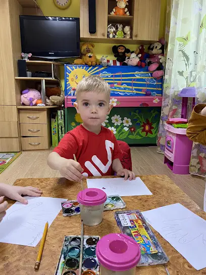 Приватний дитячий садок "Знайка"