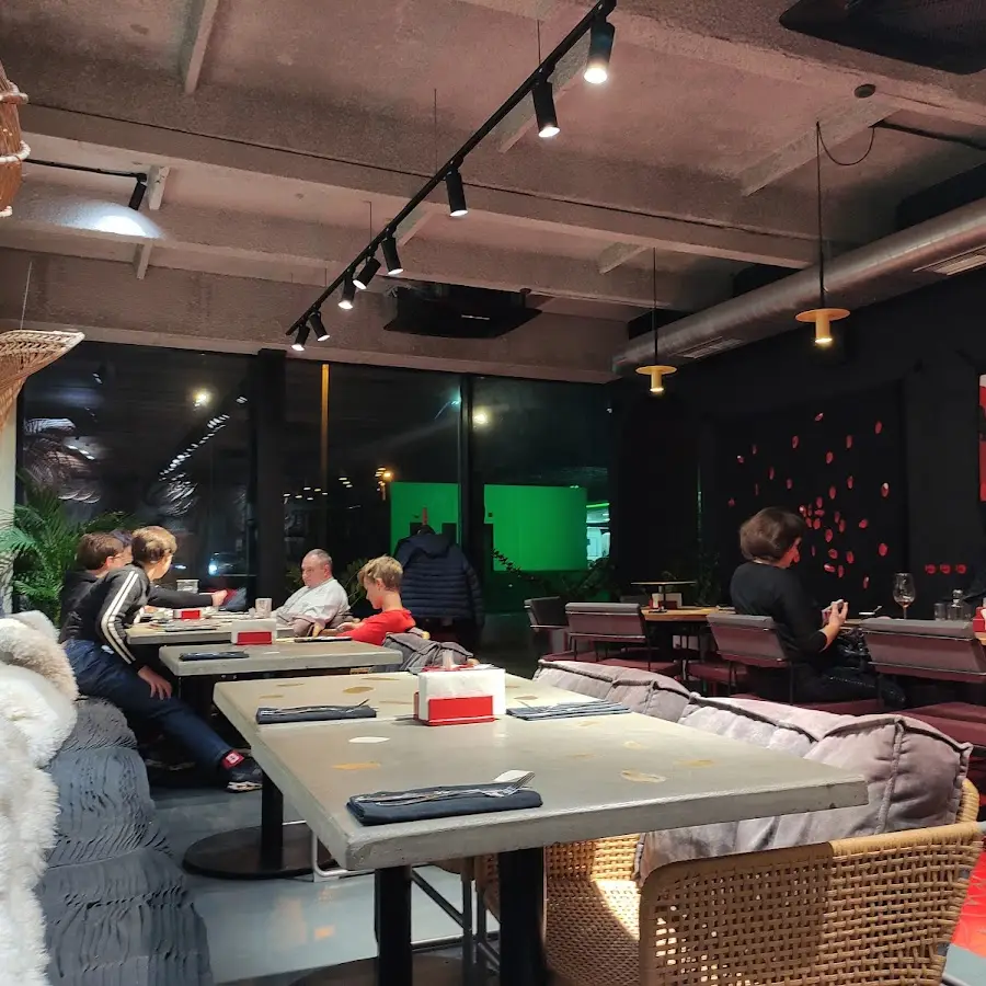 Ресторан грузинської кухні Pirveli