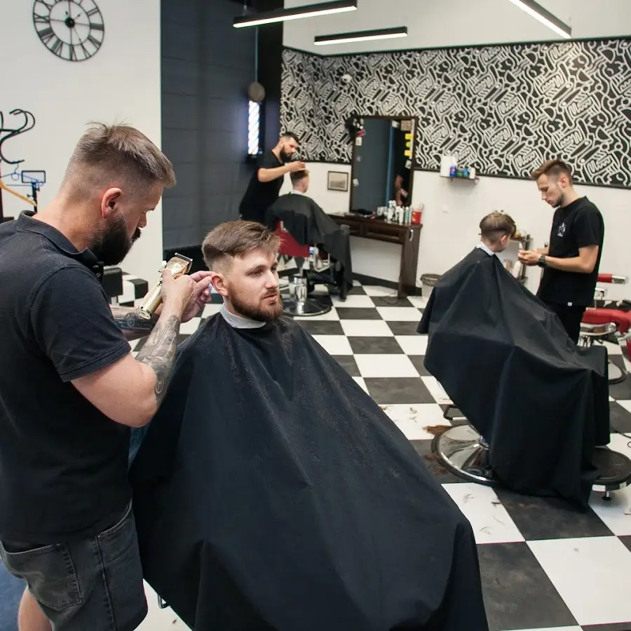 TBS TRUE BARBERSHOP - Стильно. Круто. Майстерно. Стрижка. Борода. Кава. Поговорити. Віскі. Keep Calm, мужики)