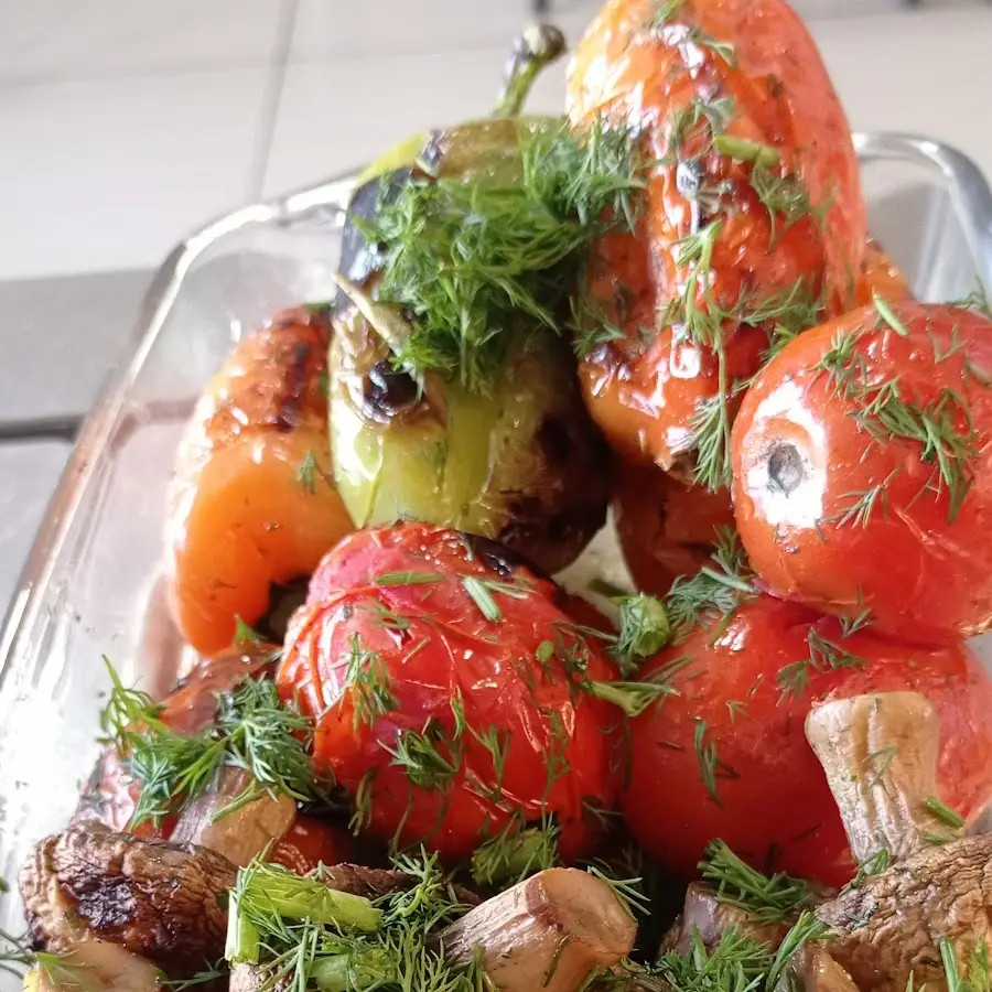 Домашние куры на углях