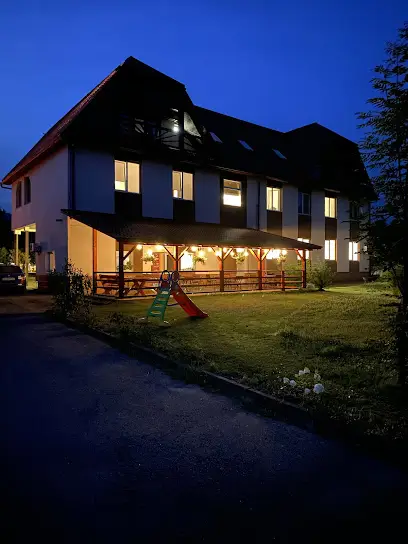 Гостинний Двір