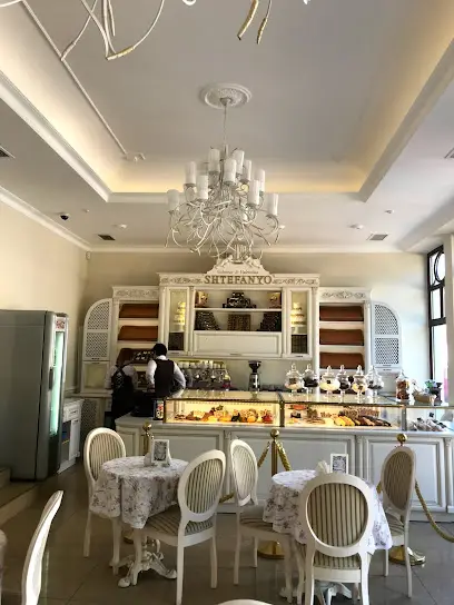 Бутік "V&V Shtefanyo" - Fekete Sas