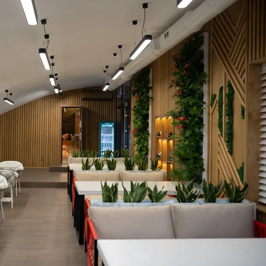 Marin&eacute; Restaurant