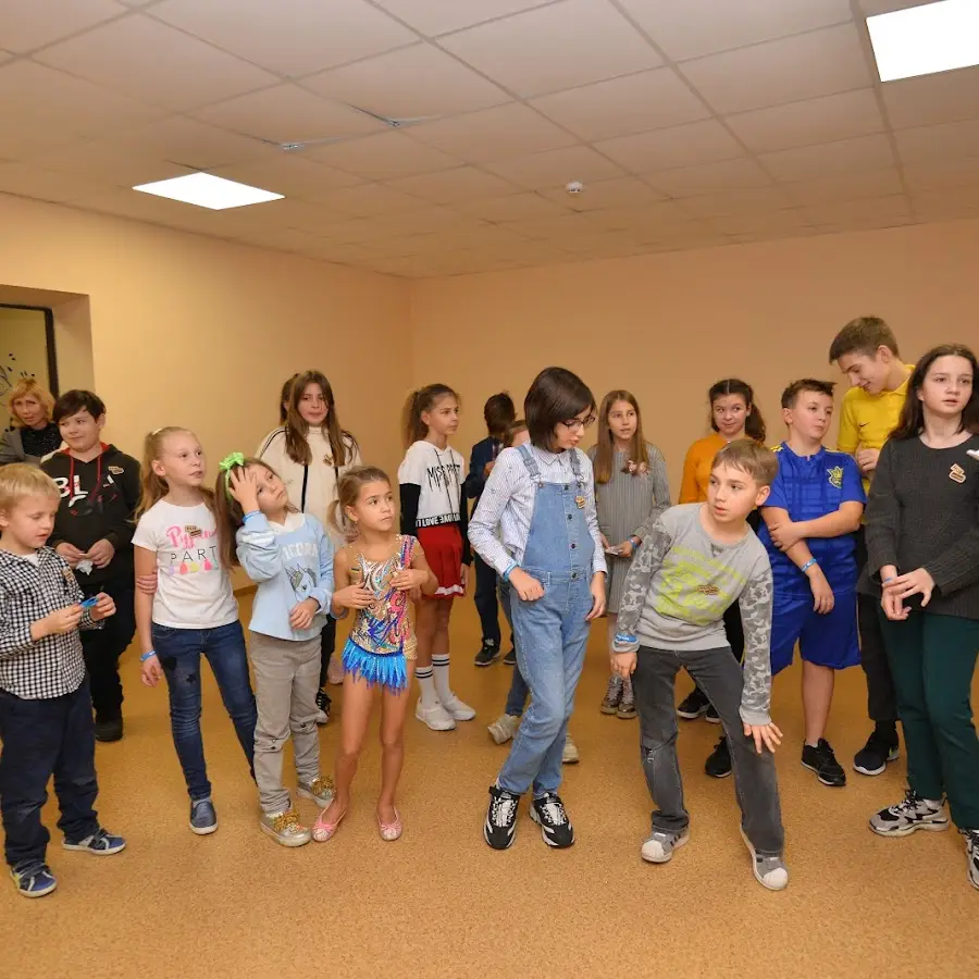 Приватна дитиноцентрована школа HUB School