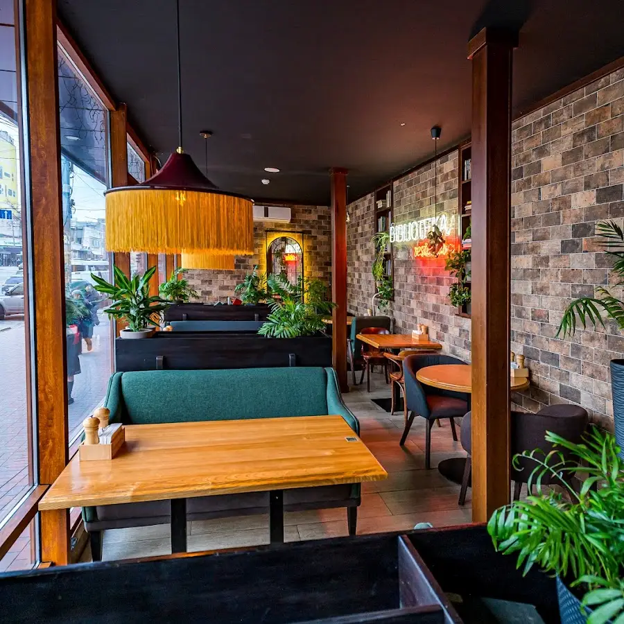Biblioteka resto&bull;bar на Замостянській 31