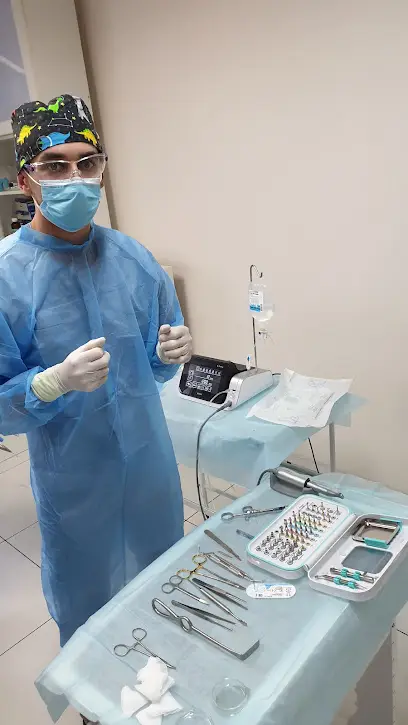 Стоматолог-хірург, імплантолог Роман Гудима (Stomatoloh-khirurh, implantoloh Roman Hudyma)