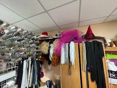 Ателье &laquo;Пуговка&raquo; прокат костюмов , фурнитура