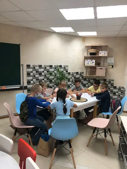 Школа англійської мови "English Club" для дорослих та дітей (групові, парні та індивідуальні online заняття)