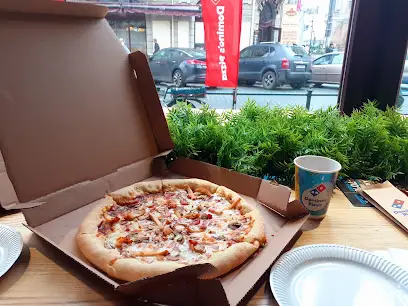 Домінос Піца