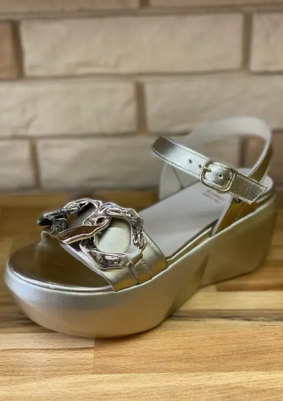 Bella Vita - магазин брендового взуття з Італії