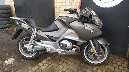 Lions_Road_moto_house