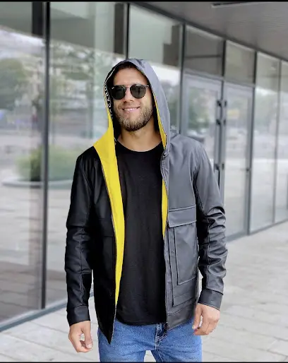 Магазин молодіжного одягу "Oliver+"