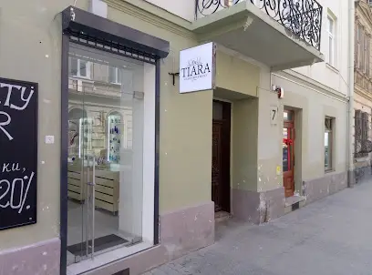 De Tiara. Аксесуари та біжутерія.