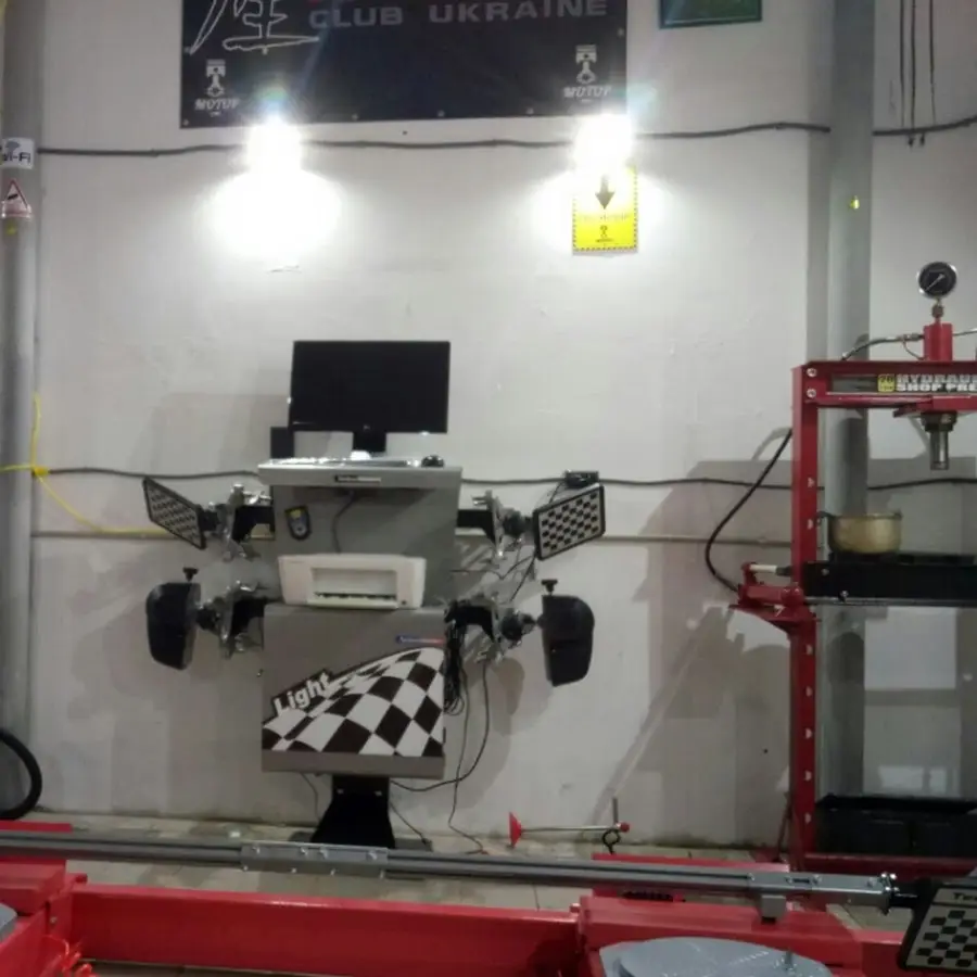 РАЗВАЛ-СХОЖДЕНИЕ 3-D РОЗВАЛ-СХОДЖЕННЯ 3-Д