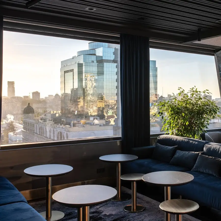 11 Mirrors Rooftop Restaurant & Bar