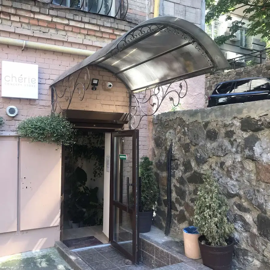 Магазин женской одежды Cherie concept store