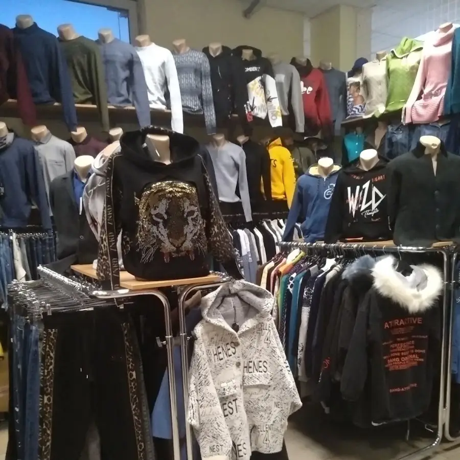 Стильные женские и мужские джинсы. Магазин одежды. Трикотаж. Street style&jeans&jersey