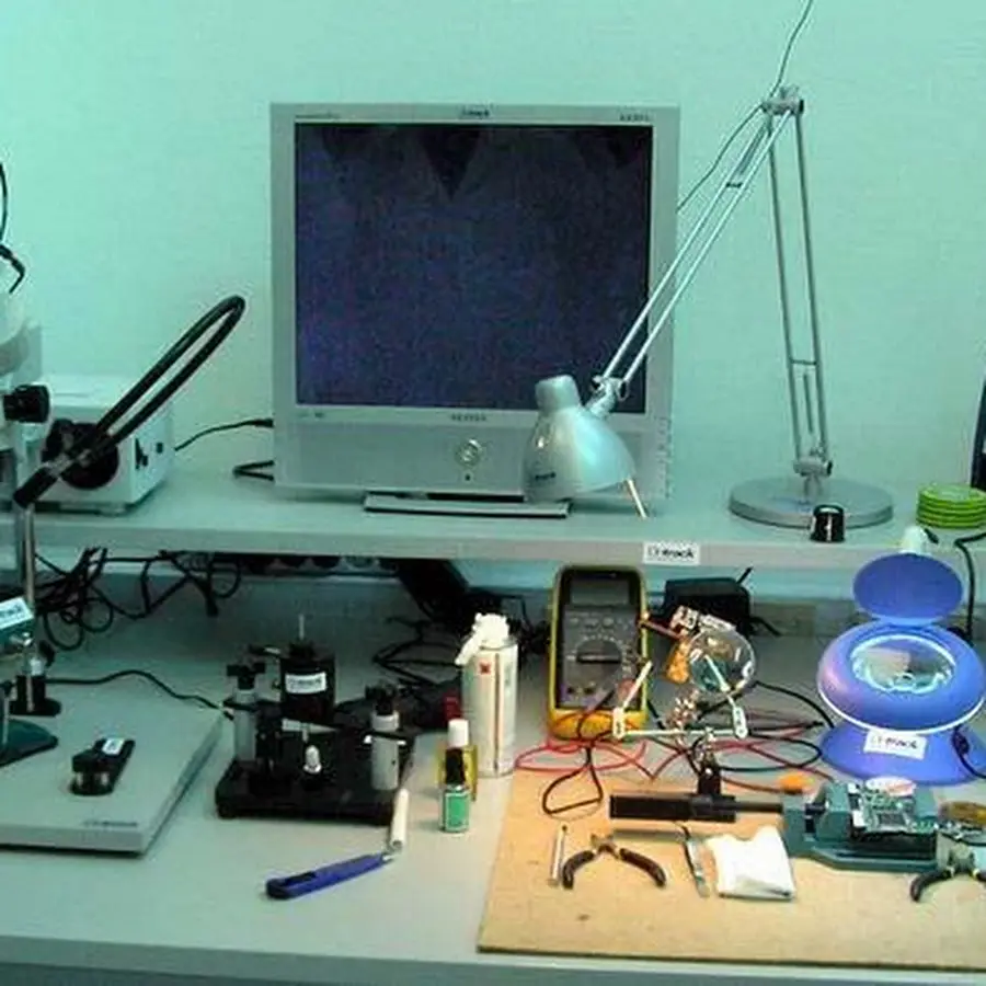 Ремонт бытовой техники: электроплит, газовых плит, микроволновок, бойлеров, стиральных машин