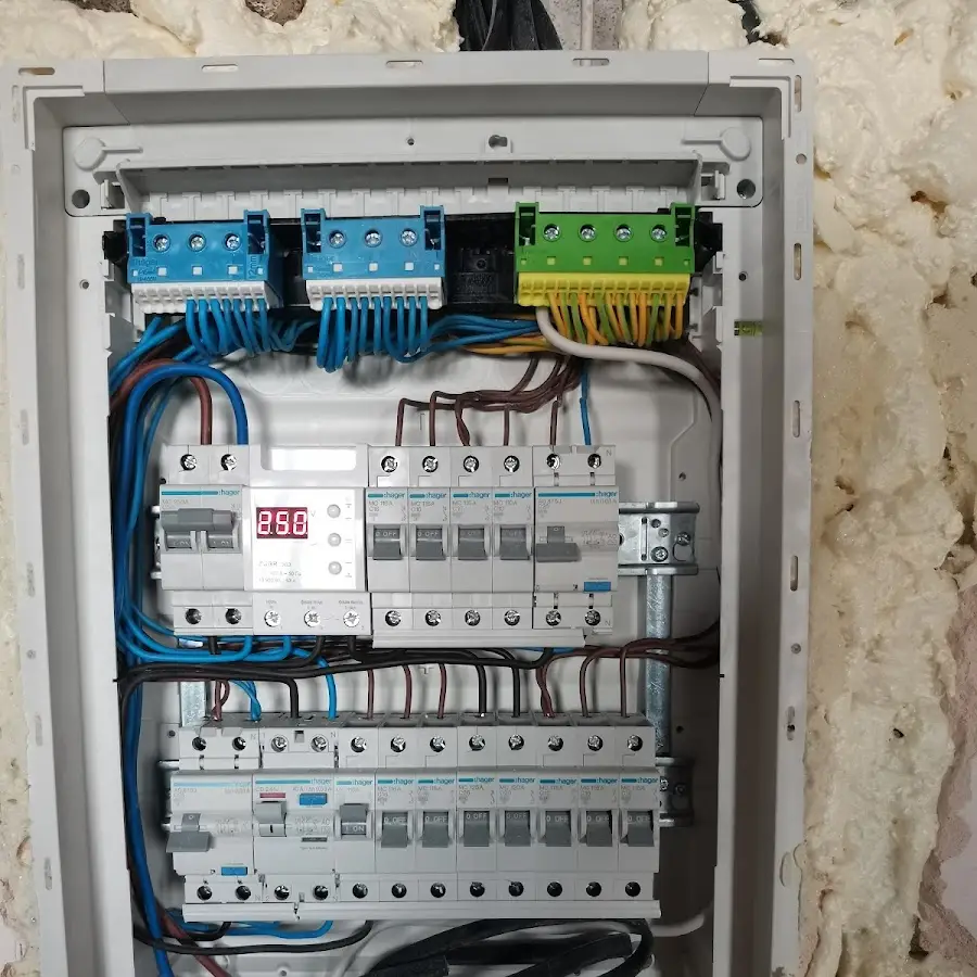 Електромонтажні роботи Послуги електрика Электромонтажные работы Услуги электрика