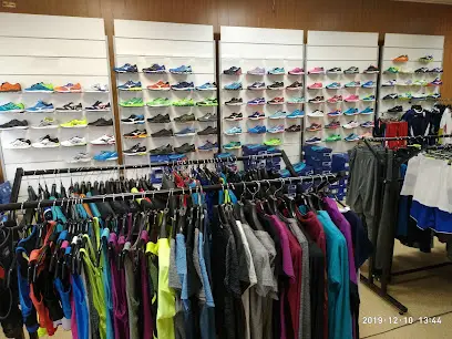 SUPERLIGA - Магазин спортивного взуття, одежі та екіпірування