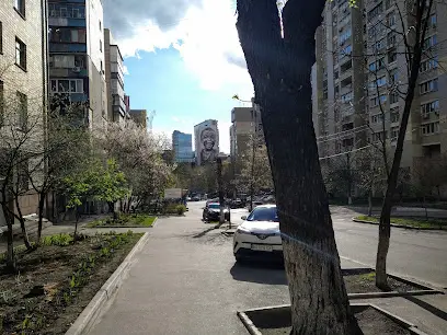 Сухофрукти на Лабораторній