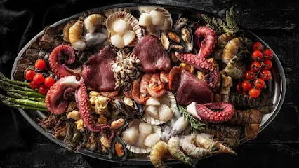 &laquo;СВІТ МОРІВ&raquo; червона ікра , риба та морепродукти зі всього світу