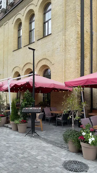 Хачапурі та Вино