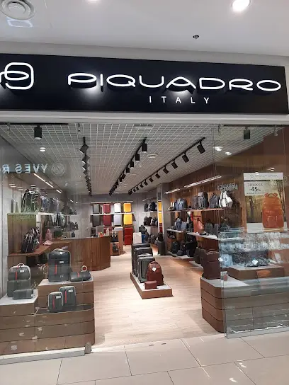 PIQUADRO Italy, Київ, ТРЦ Gulliver - мережа бутиків шкіряні сумки, рюкзаки (Італія)