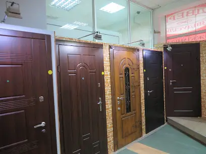 Двері звідусіль