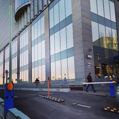 Лонга Комфорт: ролети, ворота секційні та в&rsquo;їзді, рафштори, двері протипожежні, дотягувачі для дверей