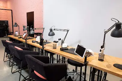 nailhub: студия маникюра и педикюра