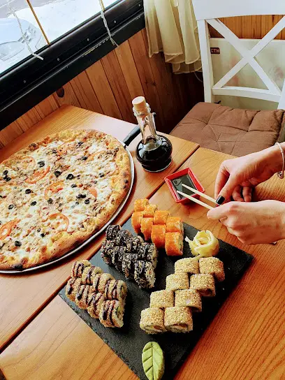 Піцерія "Піца Хата" Київ доставка