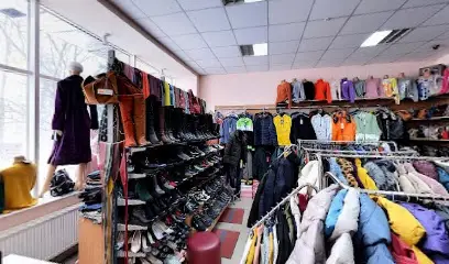 Магазин одягу та взуття Планета