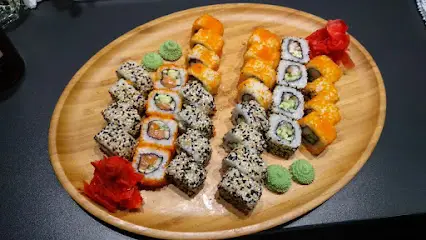 Family sushi & pizza