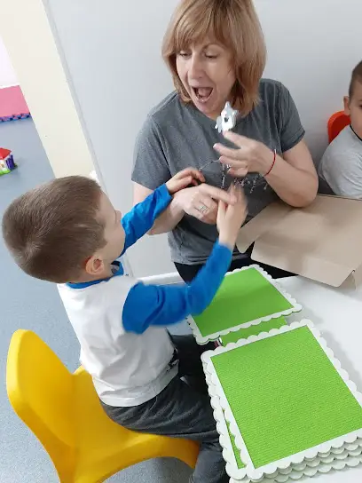 Unique People Академія розвитку дитини