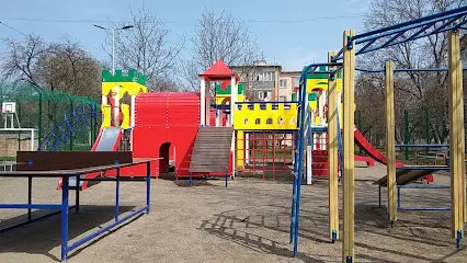 Дитячий майданчик