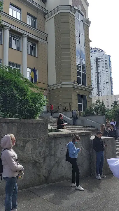 Спеціалізована школа І-ІІІ ступенів №102