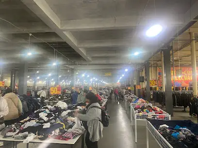 Універмаг одяг з Європи