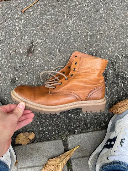 Майстерня з ремонту взуття