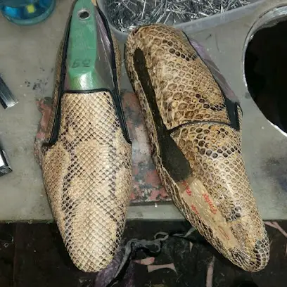 РЕМОНТ ВЗУТТЯ И ВАЛИЗ! Мастер А.В.