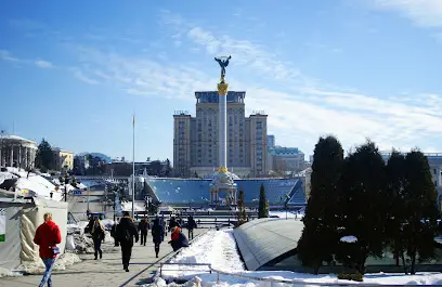 Пам'ятник закоханим ліхтарям