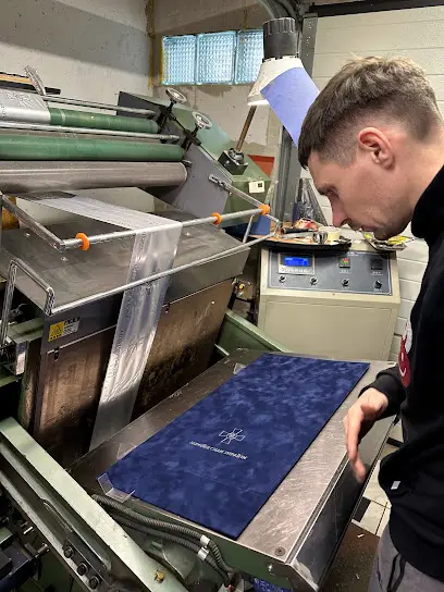 Творча майстерня KRESTOVSKIY.ART Ексклюзивний друк, гравіювання, металообробка