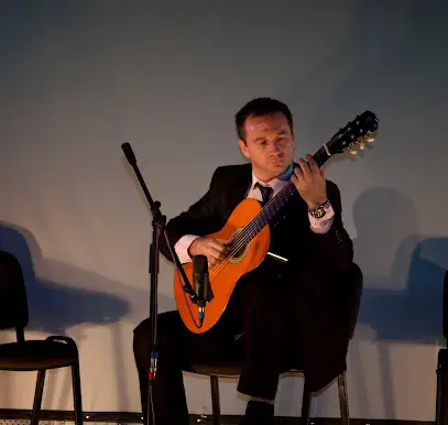 Школа гітари Serenada