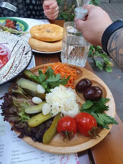 "Кримський дворик"